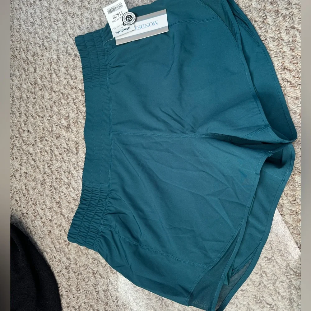 NWT Mondetta workout shorts large